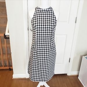 Eshakti b&w dress size small/4 button back